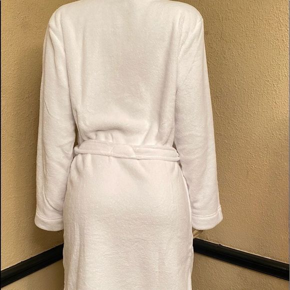 Calvin Klein bath robe - Picture 6 of 16